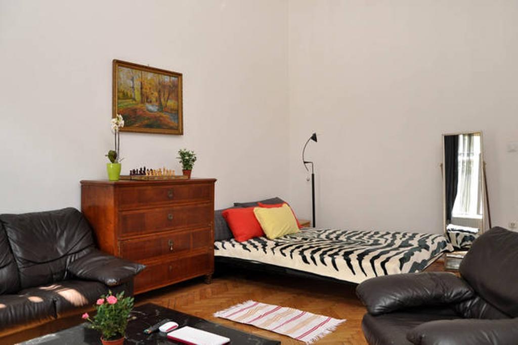 Yolo Hostel บูดาเปสต์ ภายนอก รูปภาพ