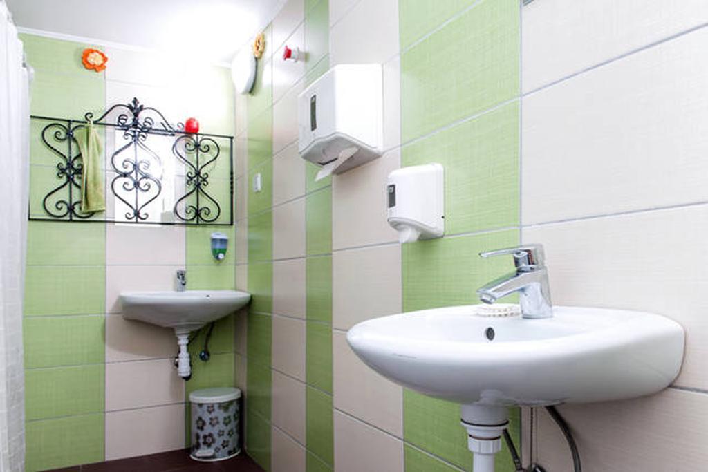 Yolo Hostel บูดาเปสต์ ภายนอก รูปภาพ